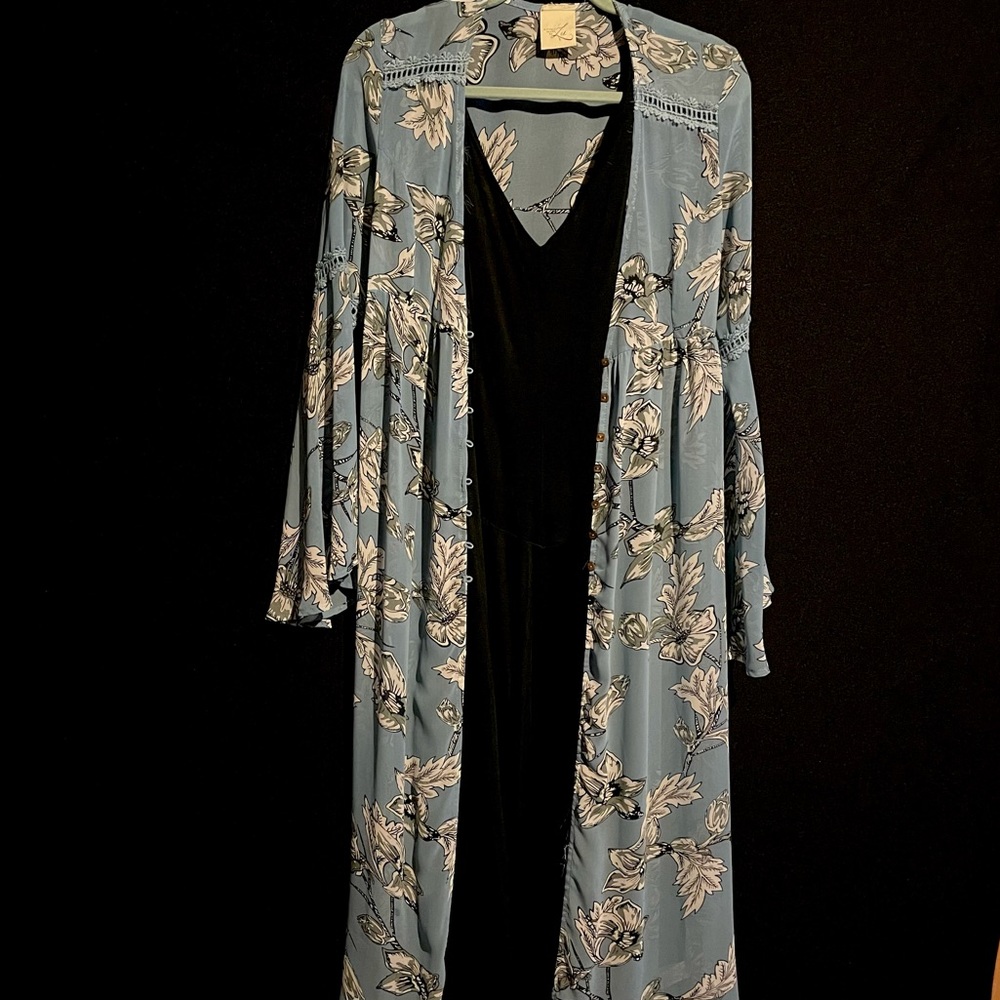Artistic Works by Lu Blue Floral Kimono